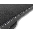 Fußmatten Passend für VW Polo 6 (AW) Premium Qualität Velours Autoteppich 4-teilig schwarz Ziernaht weiß